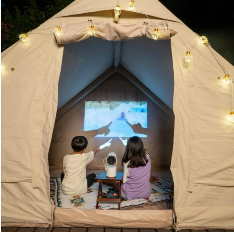 Vacaciones de julio: Lleva el entretenimiento a cualquier parte con el proyector portátil The Freestyle de Samsung